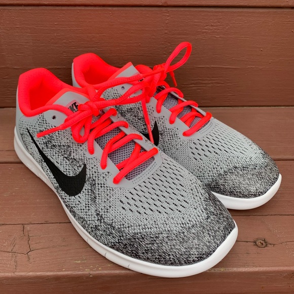 Nike Shoes - NEW Nike Free RN 2017